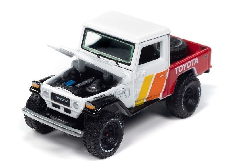 Johnny Lightning, 1980 Toyota Land Cruiser (from Tow & Go set), NEW/LOOSE, white