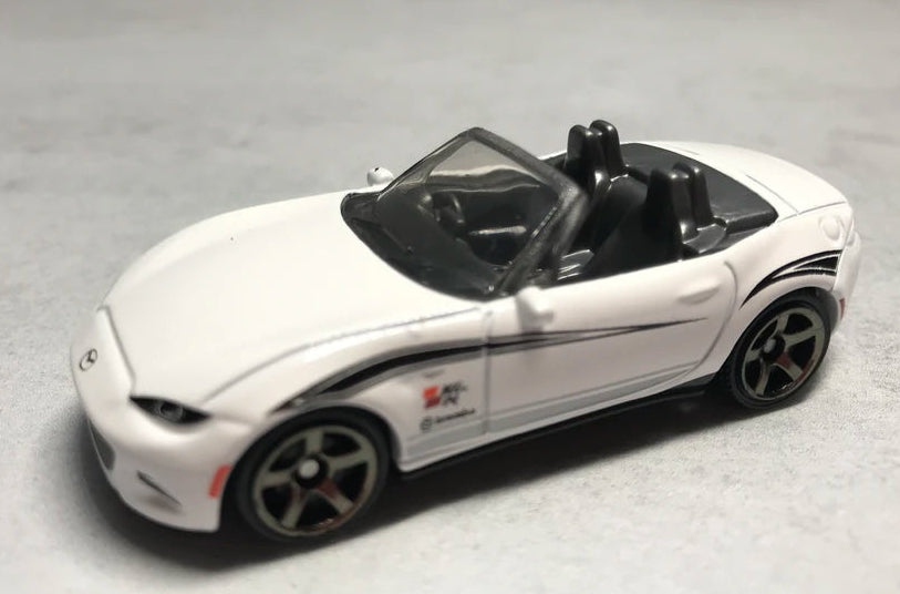 Matchbox 2022 #061/102 2015 Mazda MX-5 Miata, NEW/LOOSE, white