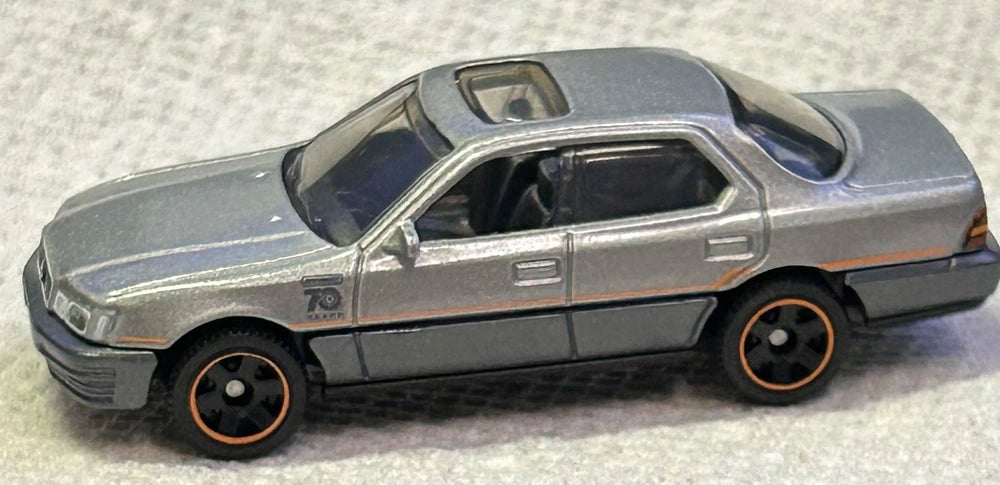 Matchbox 2023 #093/100 1994 Lexus LS 400, NEW/LOOSE, 70th Anniv. silver