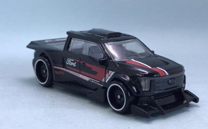 Hot Wheels 2024 #037/250 Ford F-150 Lightning Custom, NEW/LOOSE, black