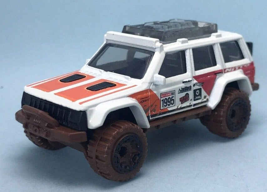 Hot Wheels 2023 #176/250 '95 Jeep Cherokee, TREASURE HUNT, NEW/LOOSE, off-white
