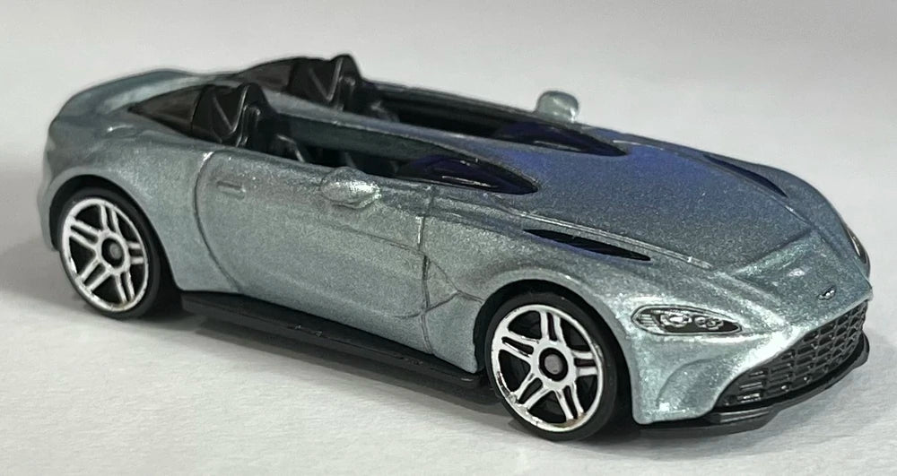 Hot Wheels 2021 #243/250 Aston Martin V12 Speedster, NEW/LOOSE, silver