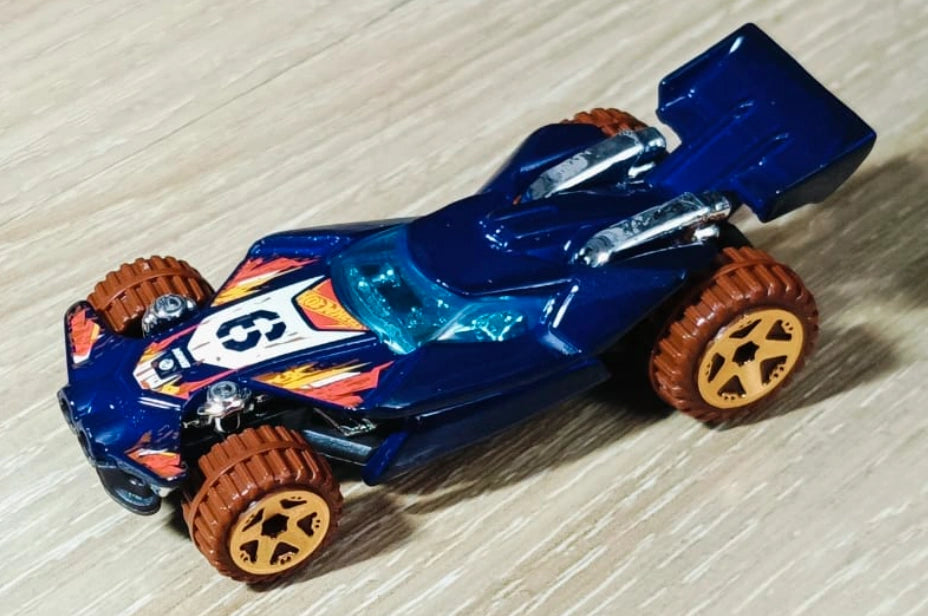 Hot Wheels 2024 Multipack Exclusive, Blade Raider, NEW/LOOSE, candy blue