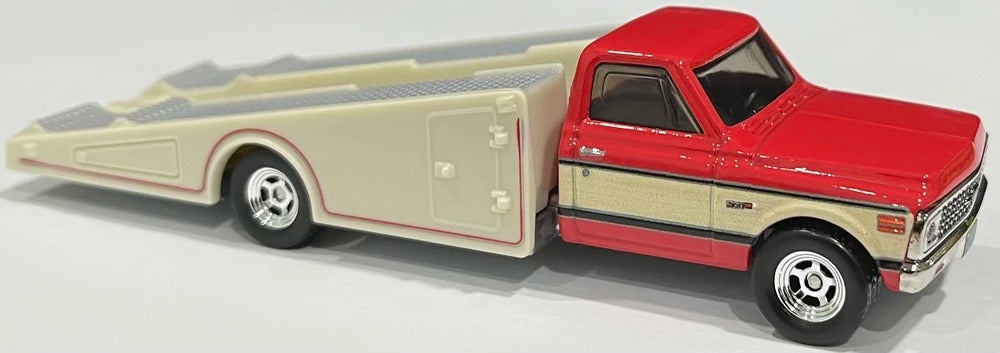 Hot Wheels 2023 Chevy Ramp Truck from Team Transport #54, NEW/LOOSE