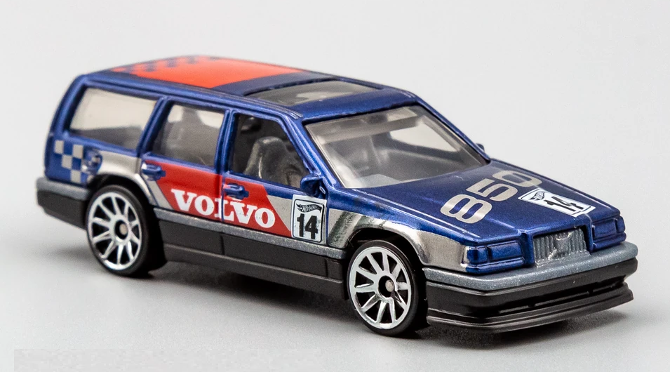 Hot Wheels 2020 #057/250 Volvo 850 Estate, NEW/LOOSE, metalflake dark blue