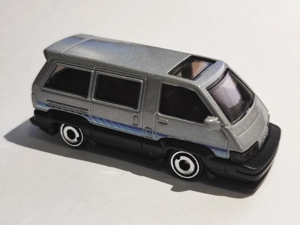 Hot Wheels 2022 #173/250 '86 Toyota Van, NEW/LOOSE, metalflake silver