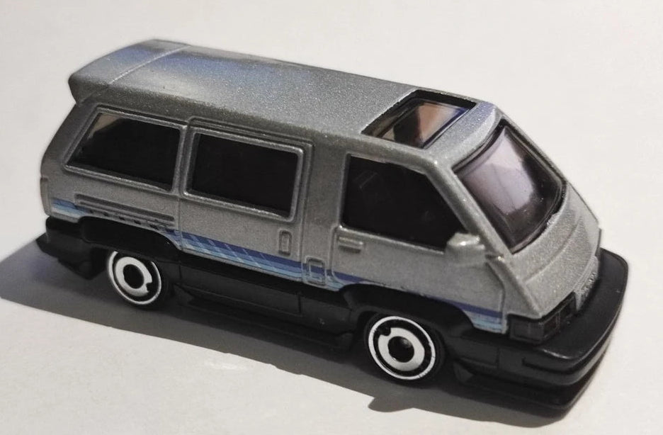 Hot Wheels 2022 #173/250 '86 Toyota Van, NEW/LOOSE, metalflake silver