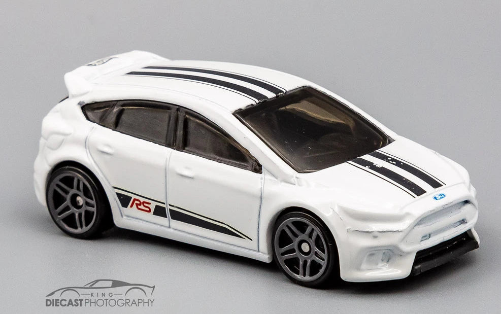Hot Wheels 2022 #041/250, Ford Focus RS, RETAILER EXCLUSIVE, NEW/LOOSE, white