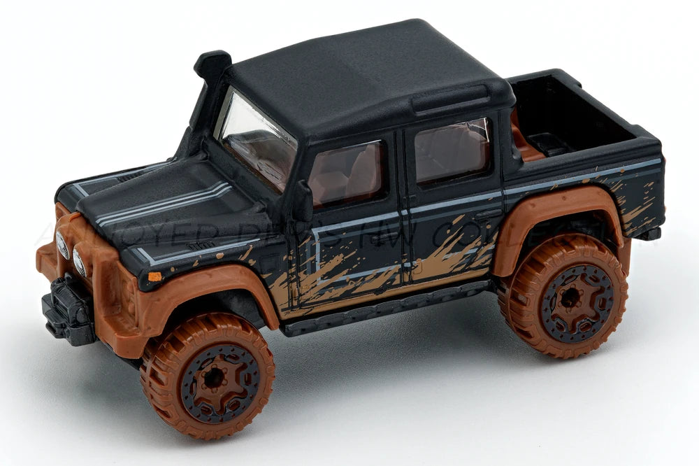 Hot Wheels 2022 Mud Runners 5/5, '15 Land Rover Defender Double Cab, NEW/LOOSE, matte black