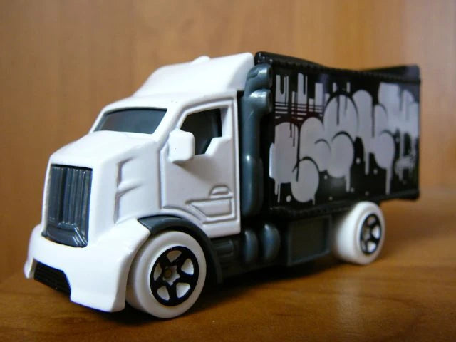 Hot Wheels 2015 #028/250 Hiway Hauler 2, NEW/LOOSE, white