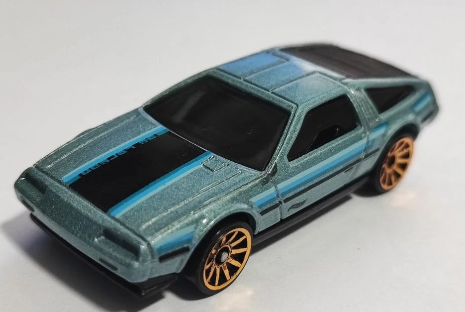 Hot Wheels 2023 #101/250 DMC DeLorean, NEW/LOOSE, metalflake pale blue