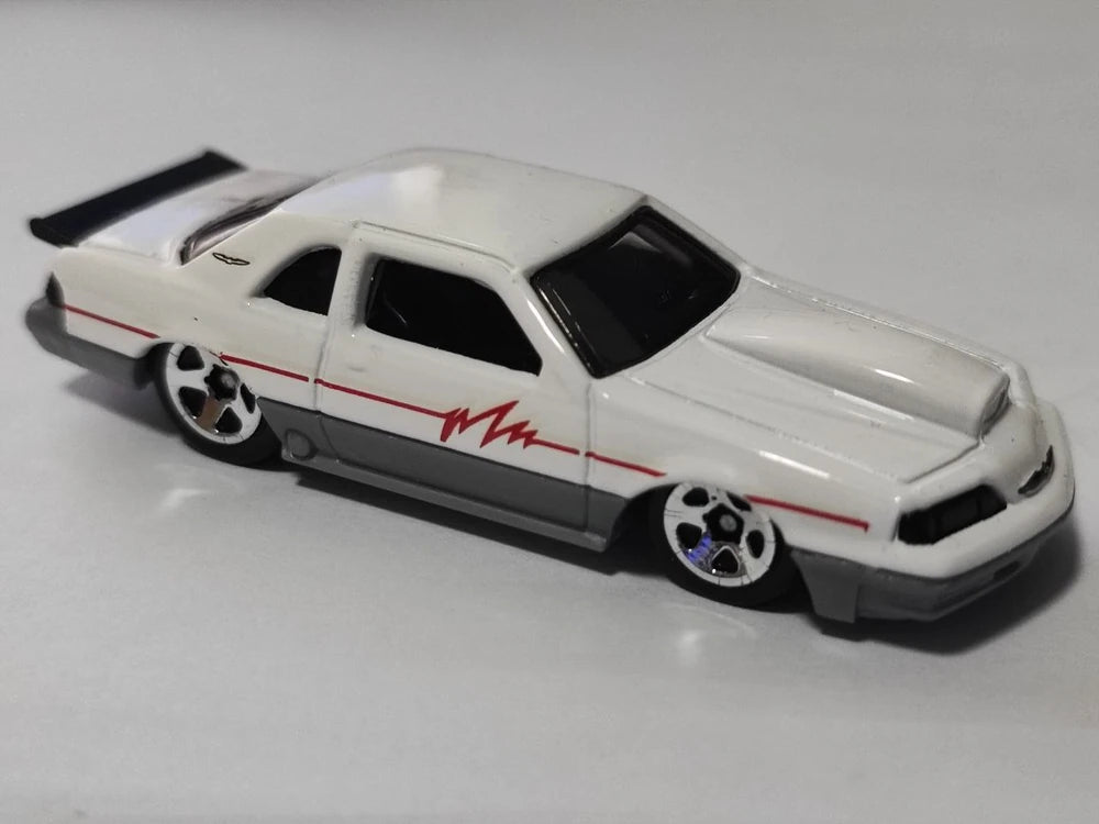 Hot Wheels 2023 #056/250 Matt and Debbie Hay's 1988 Pro Street Thunderbird, NEW/LOOSE, white