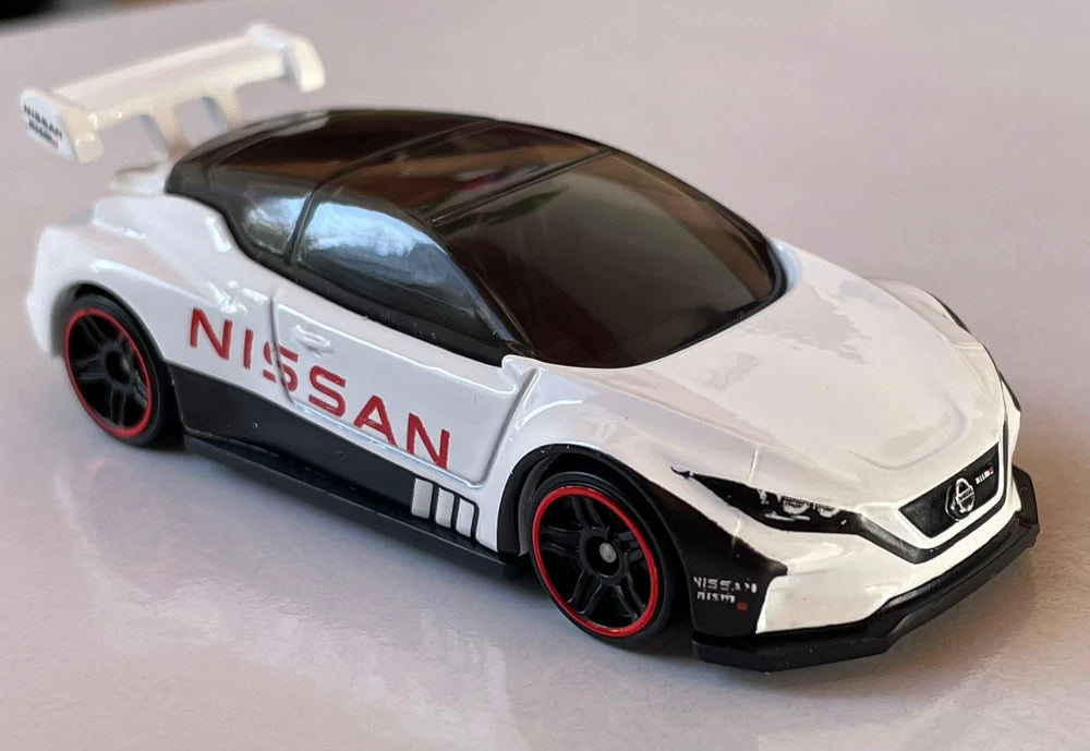 Hot Wheels 2023 #091/250 Nissan Leaf NISMO RC_02, NEW/LOOSE, white