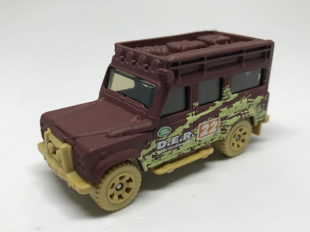 Matchbox 2008 #093/100 Land Rover Defender 110 (1997), NEW/LOOSE, flat brown