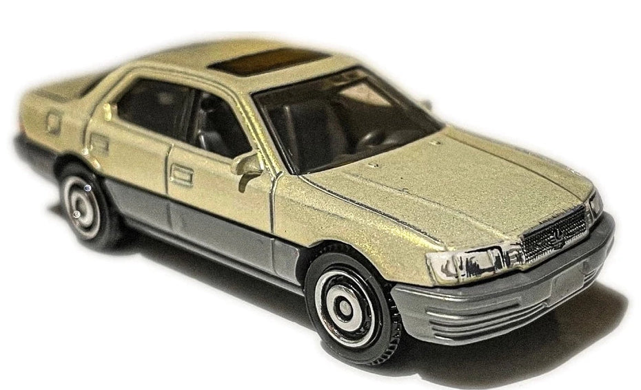 Matchbox 2022 #003/100 1994 Lexus LS 400, NEW/LOOSE, pearl beige