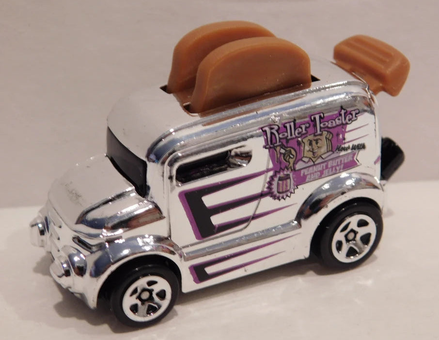Hot Wheels 2018 #069/365 Roller Toaster, NEW/LOOSE, chrome