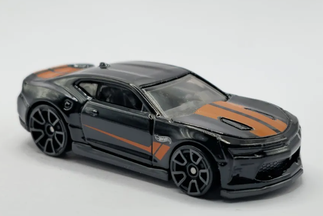 Hot Wheels 2024 #032/250 '18 Camaro SS, NEW/LOOSE, black