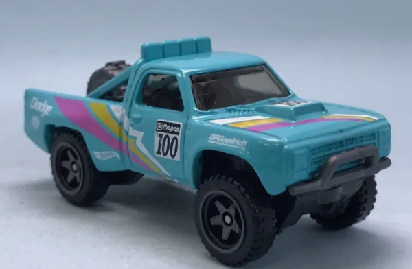 Hot Wheels 2024 #038/250 '87 Dodge D100, NEW/LOOSE, minty green