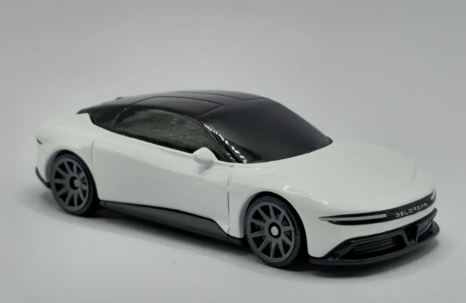 Hot Wheels 2024 #085/250 Delorean Alpha5, NEW/LOOSE, white