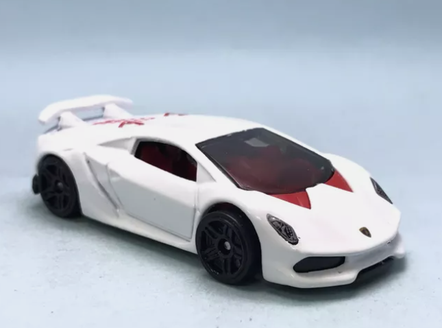 Hot Wheels 2024 #204/250 Lamborghini Sesto Elemento, NEW/LOOSE, white