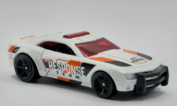 Hot Wheels 2024 #086/250 '10 Camaro SS, NEW/LOOSE, white