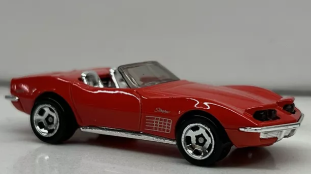 Hot Wheels 2024 #047/250 '72 Stingray Convertible, NEW/LOOSE, red