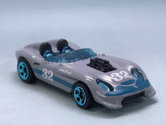Hot Wheels 2024 #079/250 Glory Chaser, NEW/LOOSE, grey