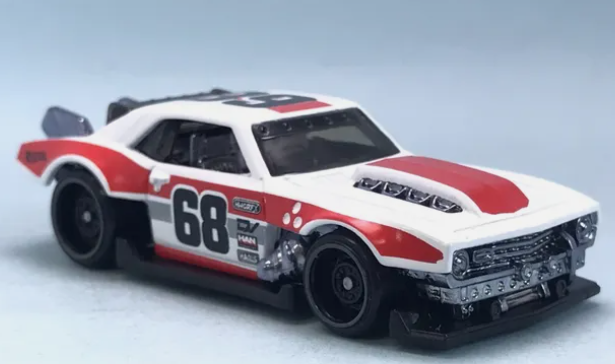 Hot Wheels 2024 #081/250 Custom '68 Camaro, NEW/LOOSE, white