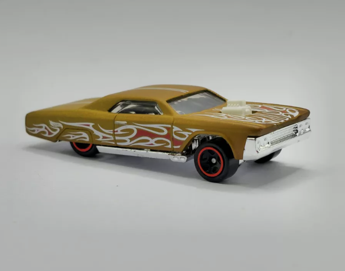 Hot Wheels 2024 #113/250 Layin' Lowrider, NEW/LOOSE, gold