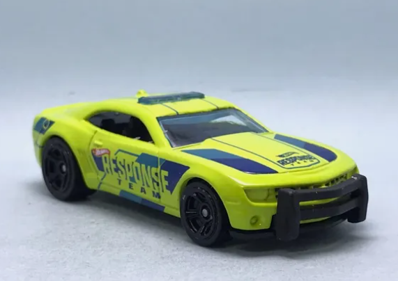 Hot Wheels 2024 #086/250 '10 Camaro SS, NEW/LOOSE, neon green