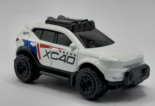 Hot Wheels 2024 #014/250 Volvo XC40 Recharge, NEW/LOOSE, white