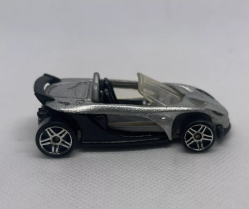 Hot Wheels 2000 First Editions #15/36 Lotus Elise 340R, NEW/LOOSE, silver