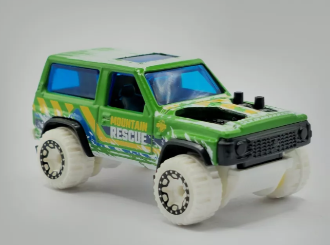 Hot Wheels 2024 #034/250 Nissan Patrol Custom, NEW/LOOSE, green