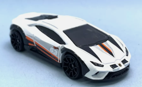 Hot Wheels 2025 #041/250 Lamborghini Huracan Sterrato, NEW/LOOSE, white
