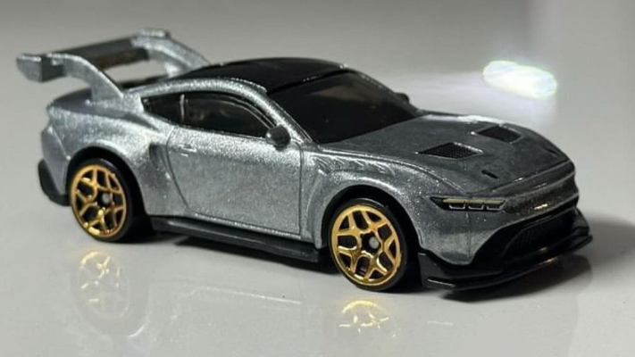 Hot Wheels 2025 #034/250 Mustang GTD, NEW/LOOSE, silver