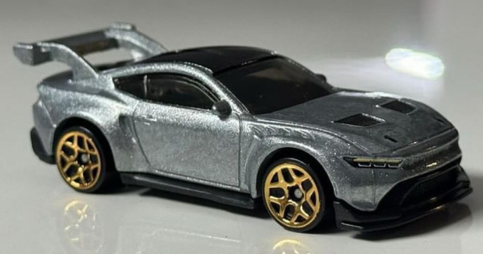 Hot Wheels 2025 #034/250 Mustang GTD, NEW/LOOSE, silver