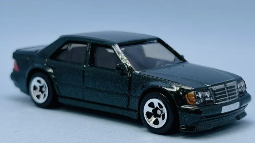 Hot Wheels 2025 #052/250 Mercedes-Benz 500 E, NEW/LOOSE, metalflake dark green