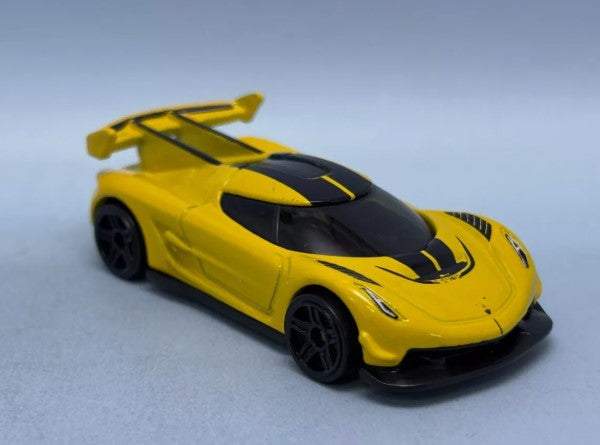 Hot Wheels 2025 #125/250 2020 Koenigsegg Jesko, NEW/LOOSE, yellow