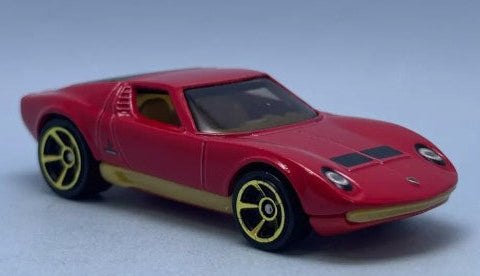 Hot Wheels 2025 #078/250 '71 Lamborghini Miura SV, NEW/LOOSE, red