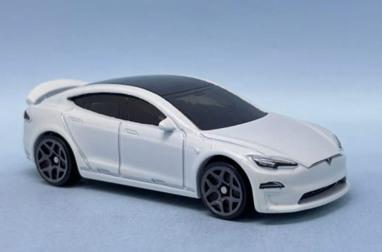 Hot Wheels 2025 #009/250 Tesla Model S Plaid, NEW/LOOSE, white