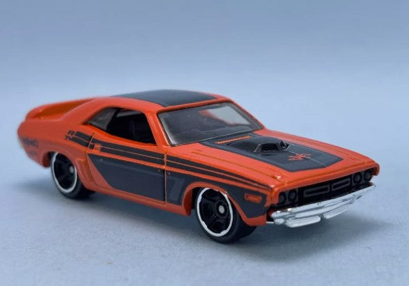 Hot Wheels 2025 #131/250 '71 Dodge Challenger, NEW/LOOSE, orange