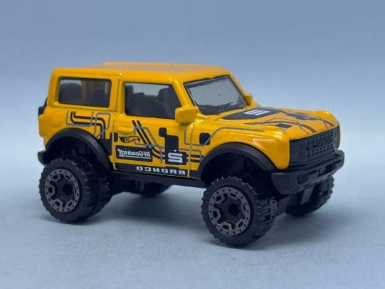 Hot Wheels 2025 #020/250 '21 Ford Bronco, NEW/LOOSE, metalflake yellow