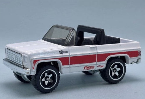 Hot Wheels 2025 #115/250 '75 Chevy Blazer Custom, NEW/LOOSE, white