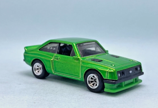 Hot Wheels 2024 #023/250 Ford Escort RS2000, SUPER TREASURE HUNT, NEW/LOOSE, spectraflame green