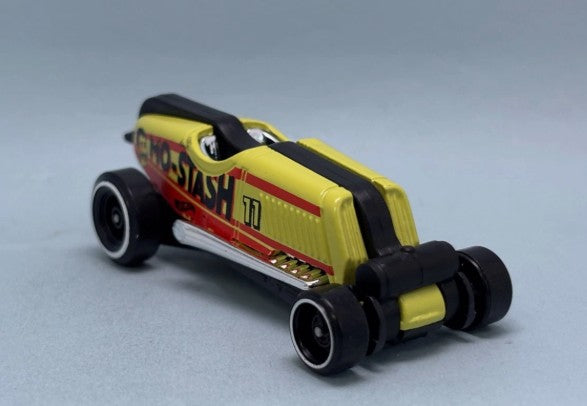 Hot Wheels 2025 #241/250 Mo-Stash, NEW/LOOSE, yellow
