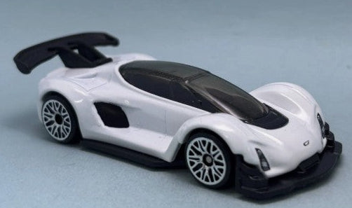 Hot Wheels 2025 #192/250 Czinger 21C, NEW/LOOSE, white