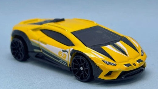 Hot Wheels 2025 #041/250 Lamborghini Huracan Sterrato, NEW/LOOSE, yellow