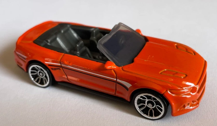 Hot Wheels 2022 Multipack Exclusive 2015 Ford Mustang Convertible, orange