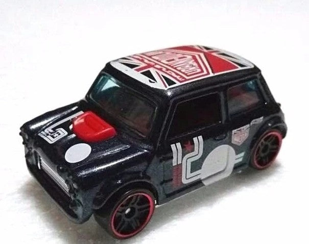 Hot Wheels 2018 #065/365 Morris Mini, blue/urban outlaw livery
