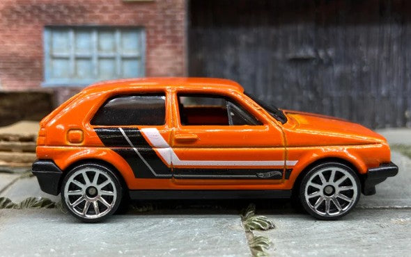 Hot Wheels 2018 #95/365 VW Golf, NEW/LOOSE, orange